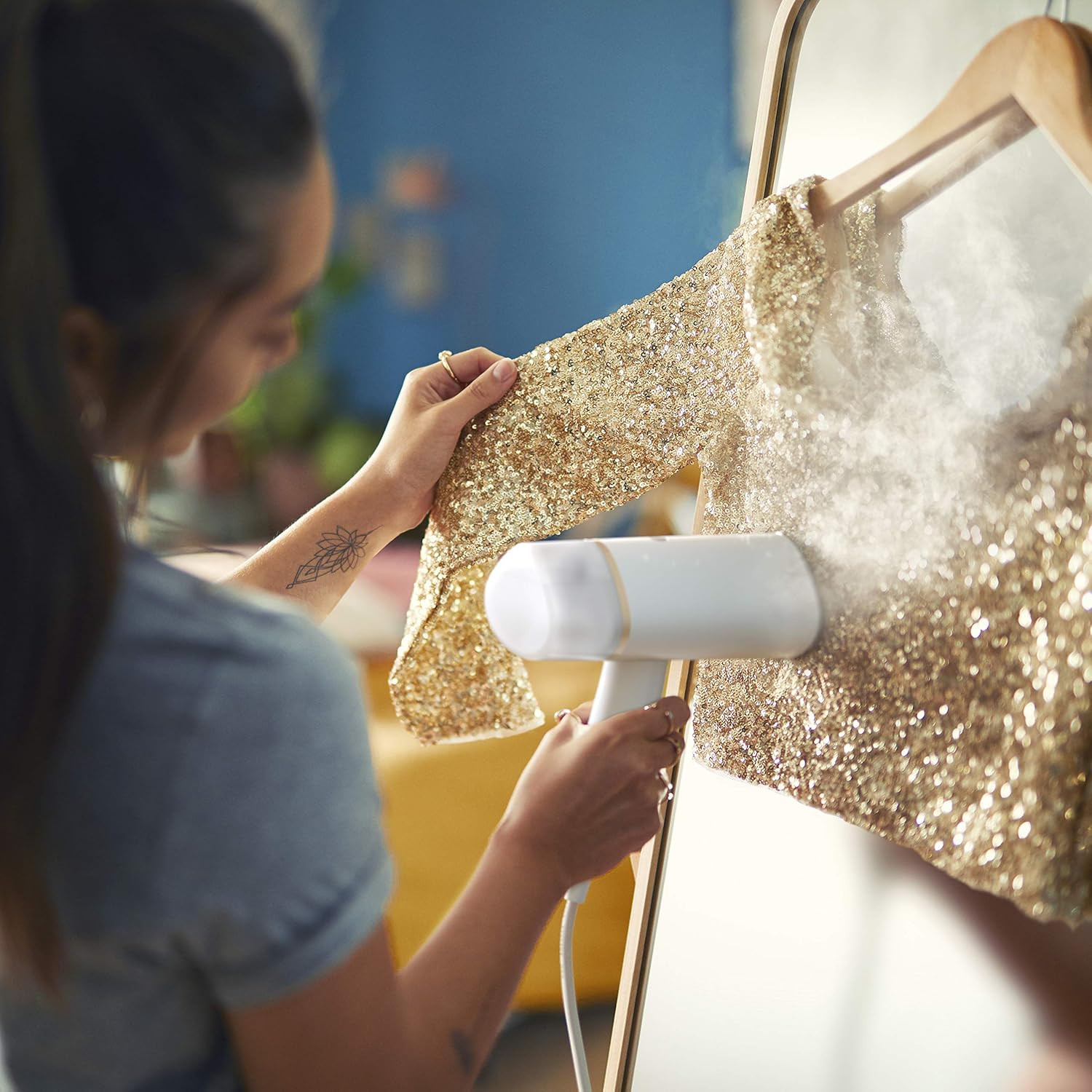 اتو و بخارشور دستی لباس قابل حمل و سبک Philips